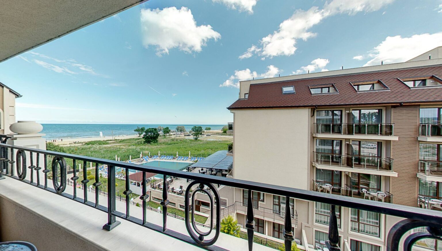 изглед към плажа - хотел Съни Касъл - all inclusive хотел Кранево