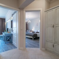 коридор на семеен апартамент - баня на хотел Съни Касъл